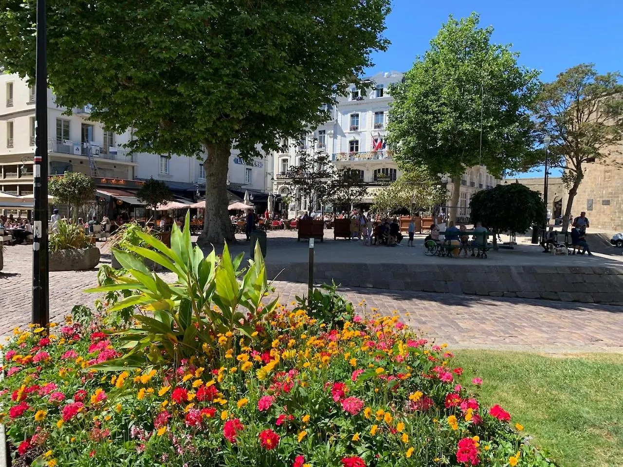 La Vicomté-sur-Rance La Maison Rose At Lyvet Port Is A Beautiful Pet Friendly Riverside Gite Close To Dinan Sleeps 6 צרפת