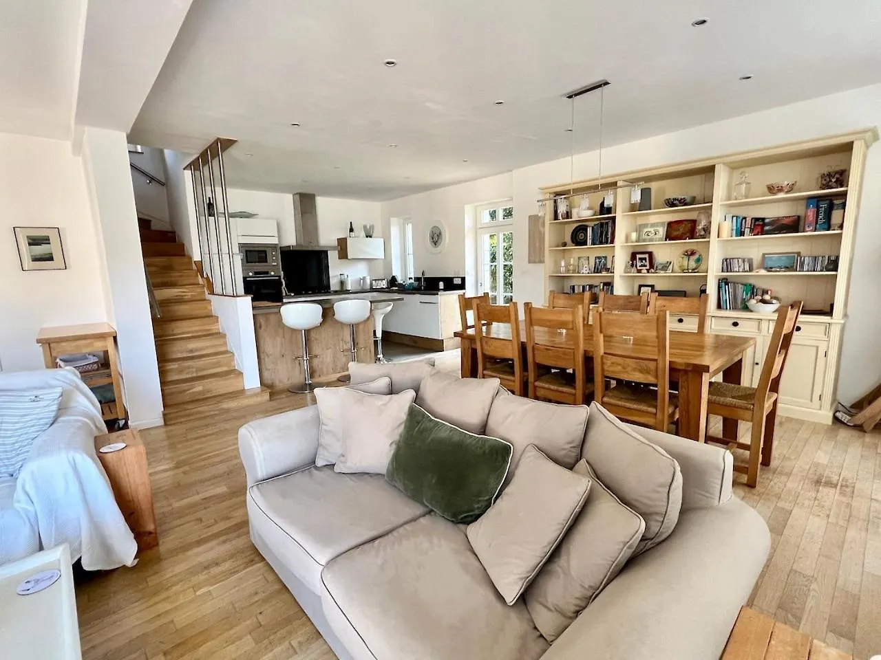 La Vicomté-sur-Rance La Maison Rose At Lyvet Port Is A Beautiful Pet Friendly Riverside Gite Close To Dinan Sleeps 6 0*, La Vicomté-sur-Rance צרפת