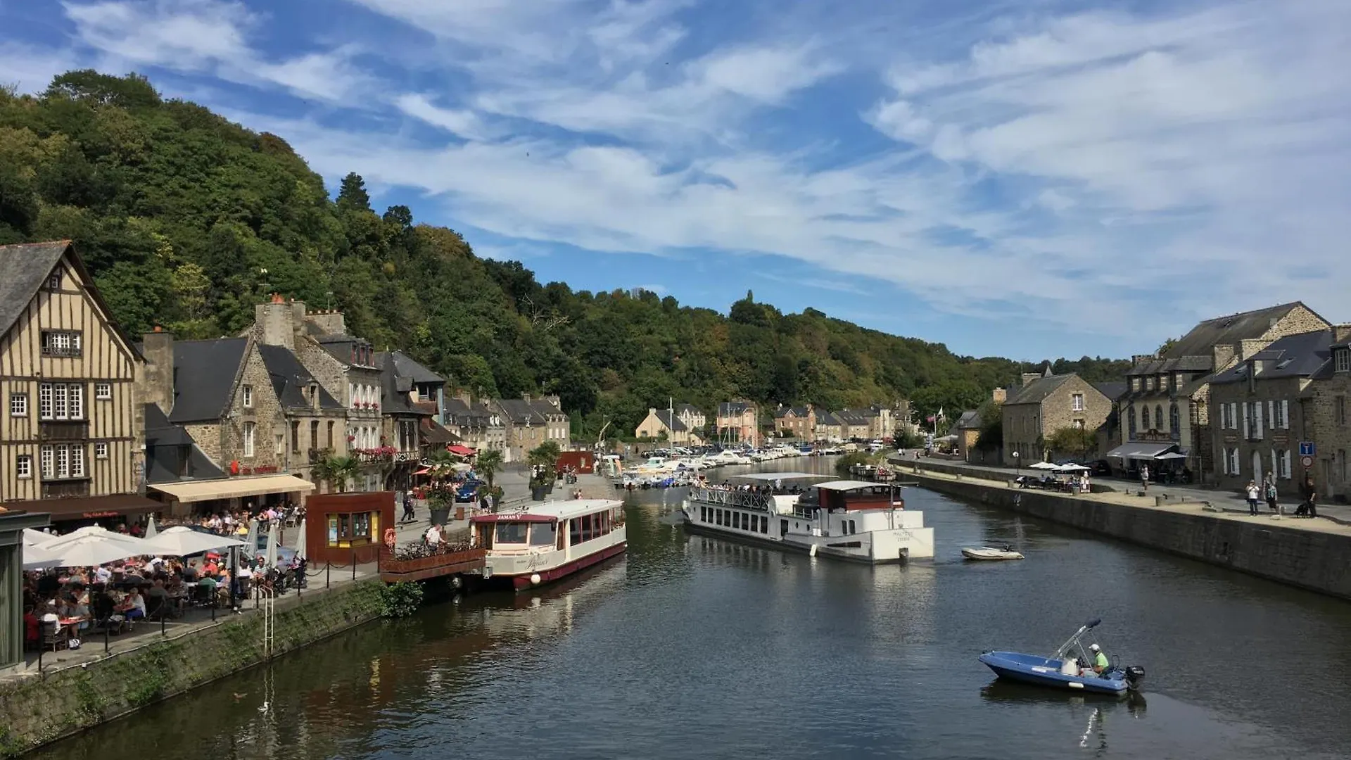 בית נופש La Vicomté-sur-Rance La Maison Rose At Lyvet Port Is A Beautiful Pet Friendly Riverside Gite Close To Dinan Sleeps 6
