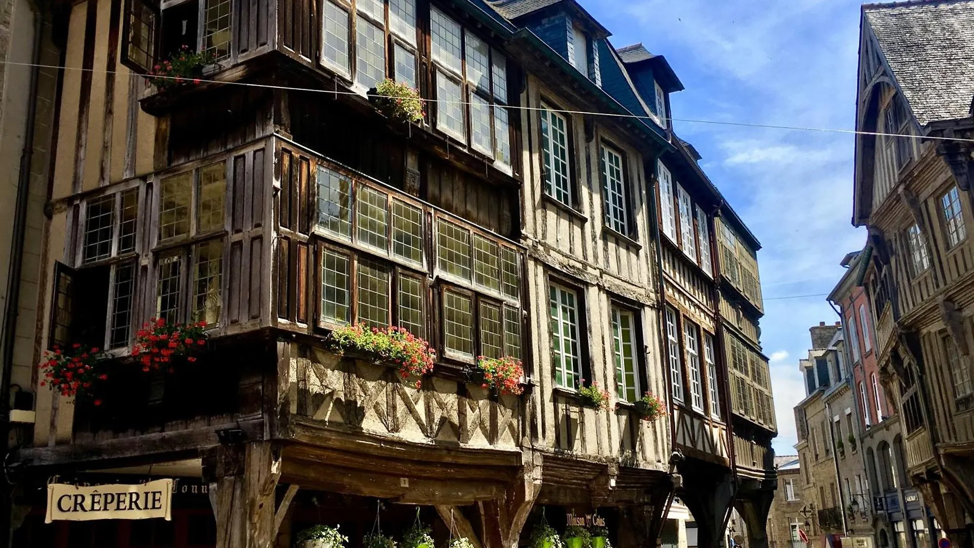 La Vicomté-sur-Rance La Maison Rose At Lyvet Port Is A Beautiful Pet Friendly Riverside Gite Close To Dinan Sleeps 6 La Vicomté-sur-Rance